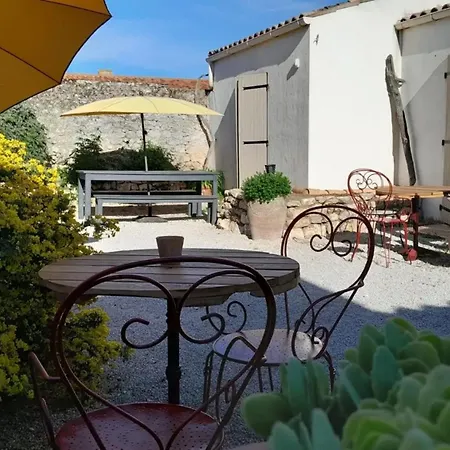 D'hotes La Marouette Bed and Breakfast Hiers-Brouage