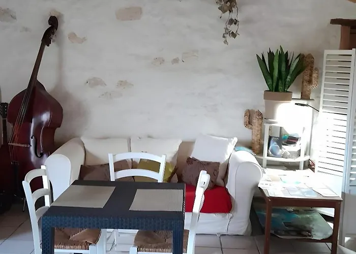 D'hotes La Marouette Bed and Breakfast Hiers-Brouage